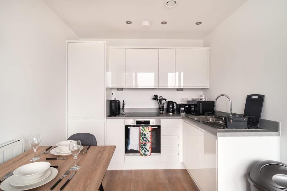 Snug 1BR Apt 4KTV Free Parking
