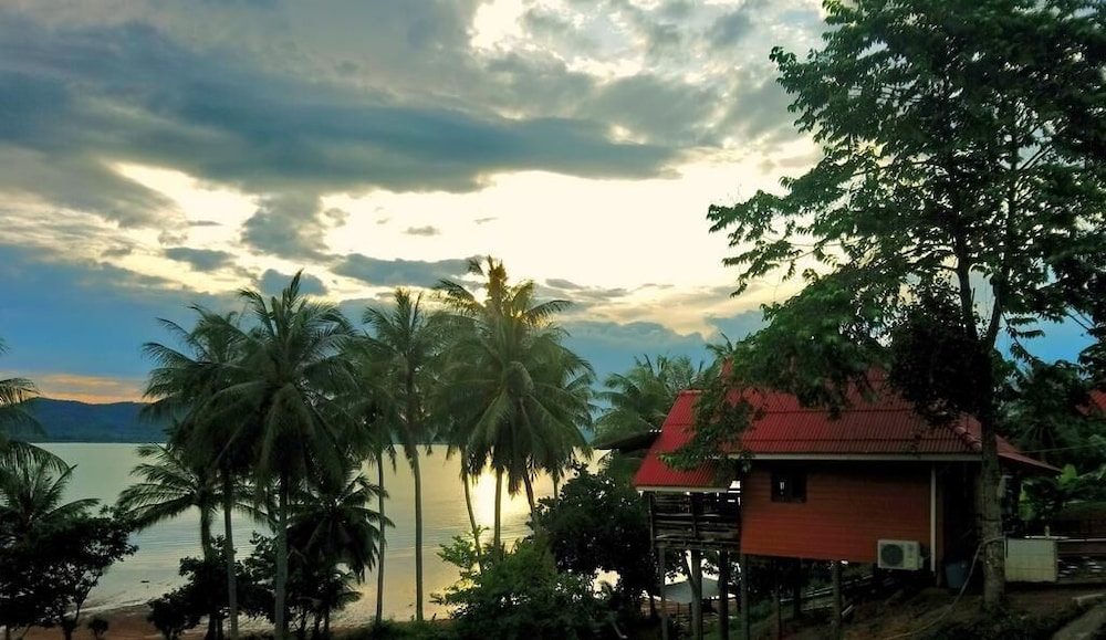 Hotel Three Monkeys Bungalows Koh Yao Noi - Image 1