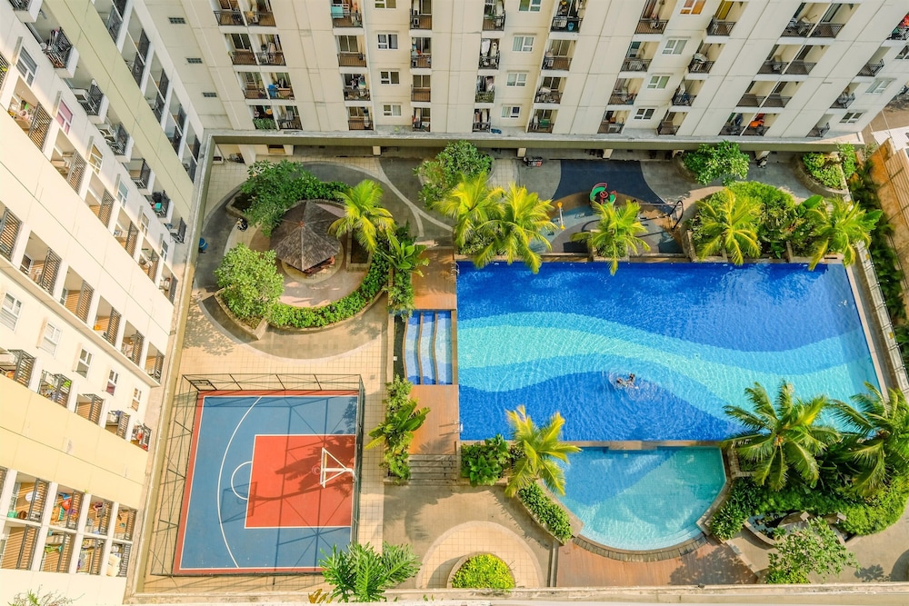 Comfortable And Nice 1Br Apartment At Cinere Resort