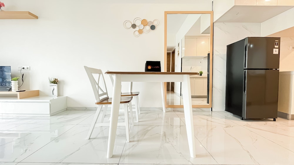 Elegant And Homey 3Br Apartment Sky House Bsd