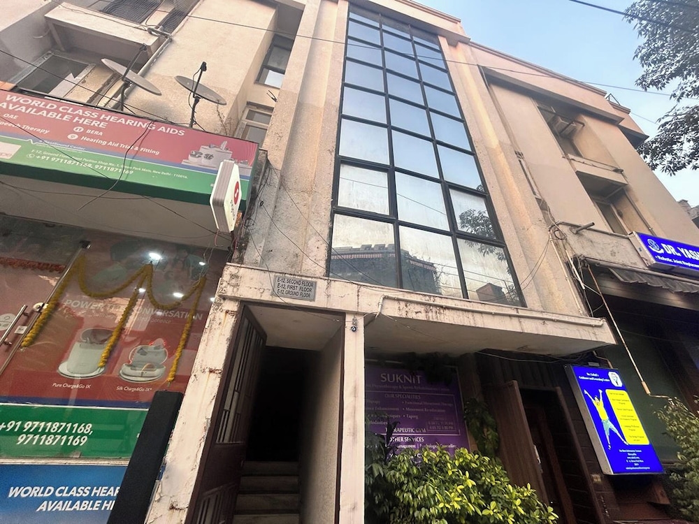 Metrolink Apartment & Suites-Green Park