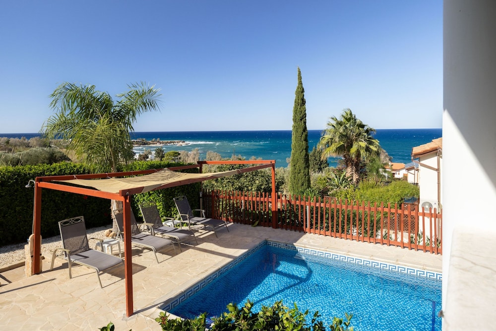 Pomos Harbour View Villa