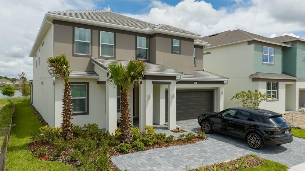 Large Themed Bedroom Home Near Disney - Image 1