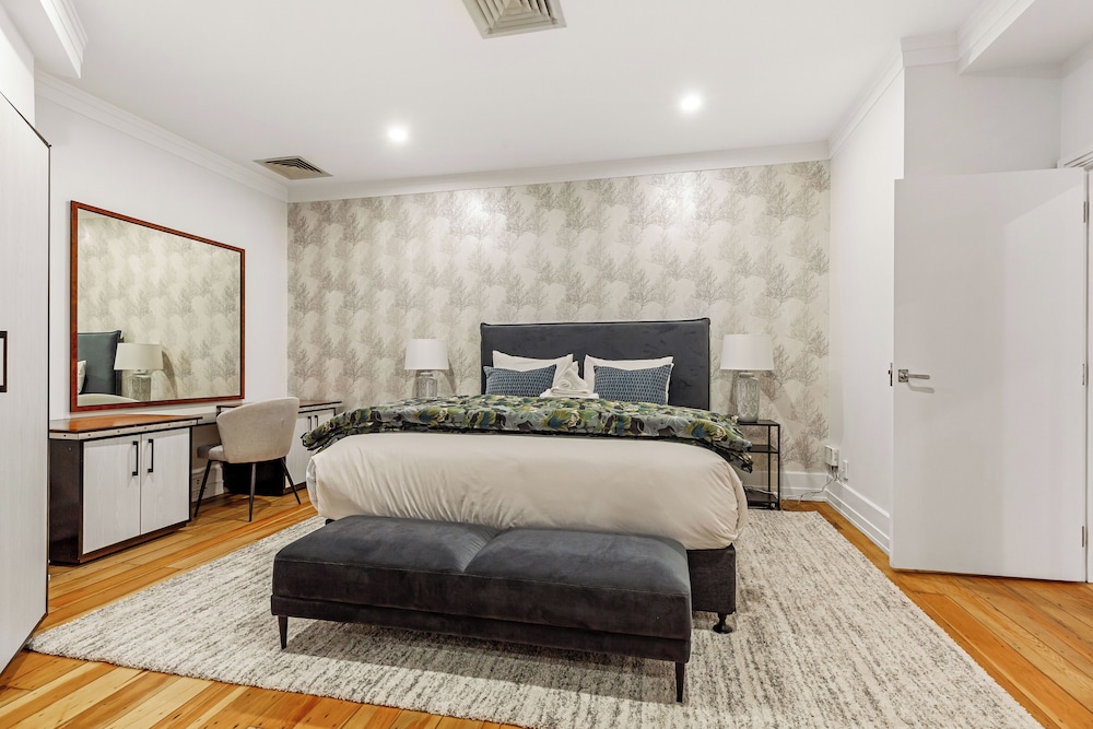 Stunning 1BR Apt in Heritage Hotel by Zodiak Stays