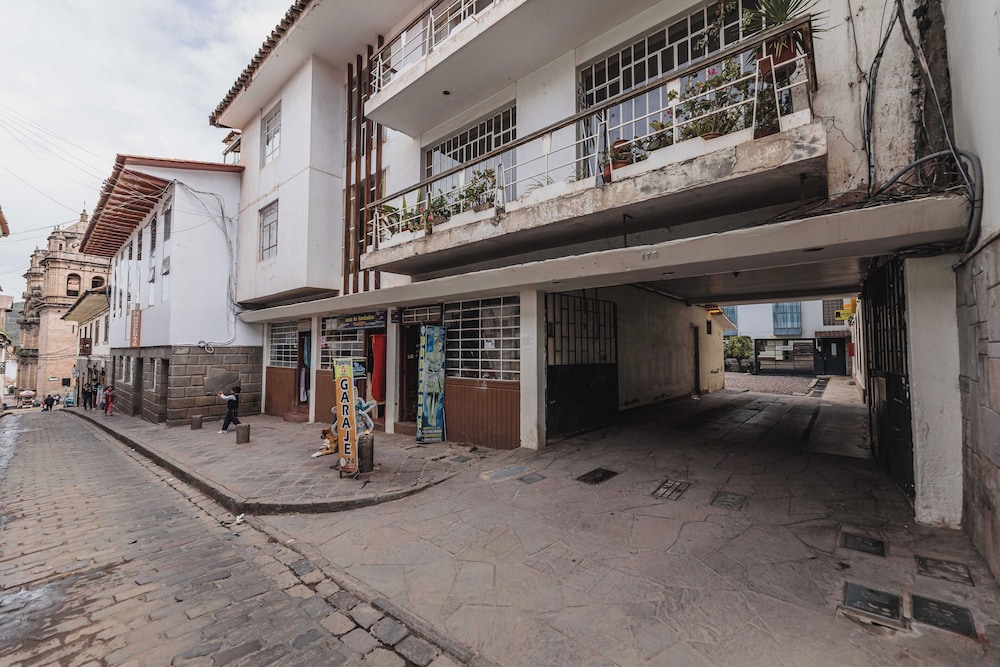 San Pedro Apartments