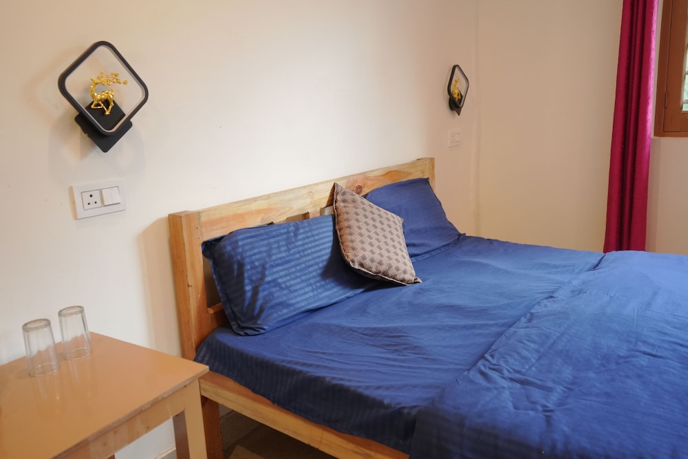 Skyard Hostel & Homestay (Harsil Valley)