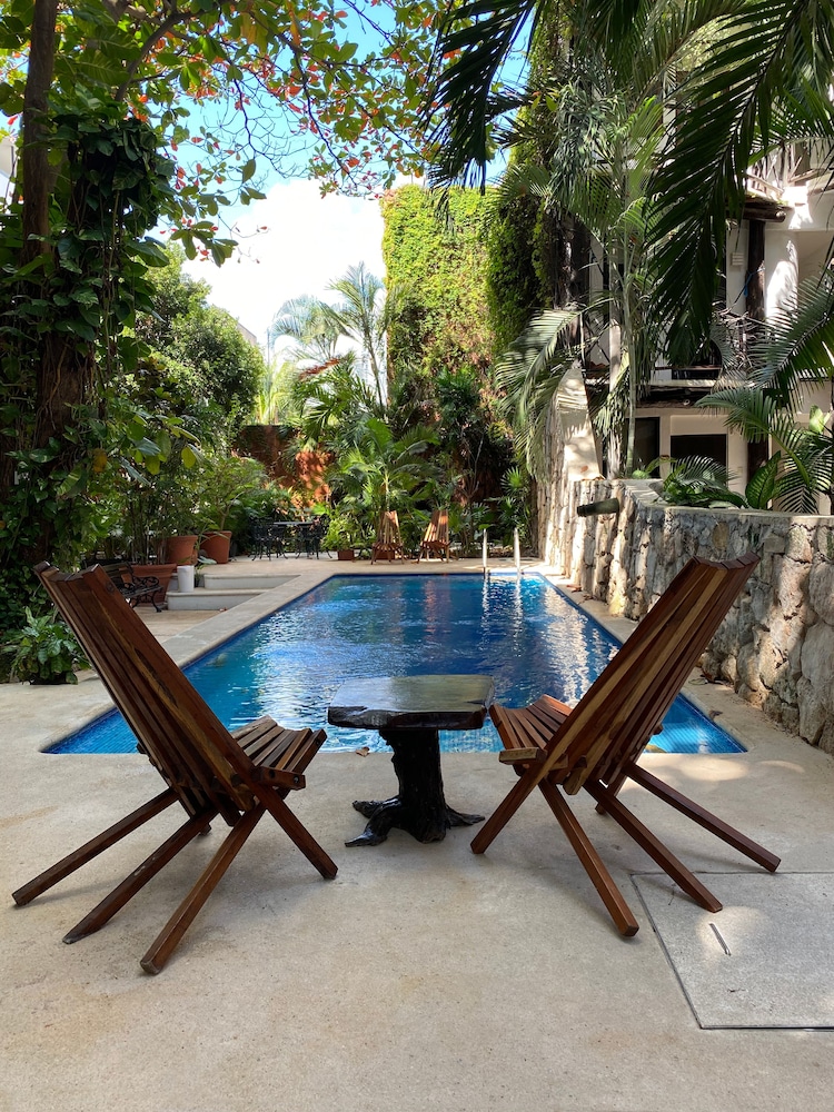 Siesta Fiesta Hotel