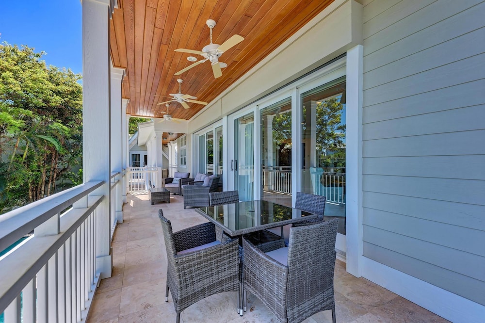 Serenity Cottage in Anna Maria view 3