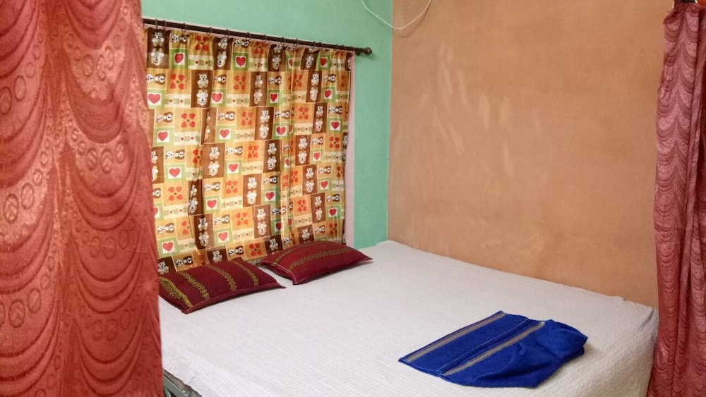 Home Stay World view 5