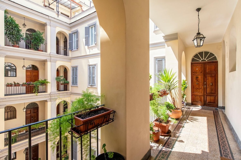 Merulana Suite Apartment