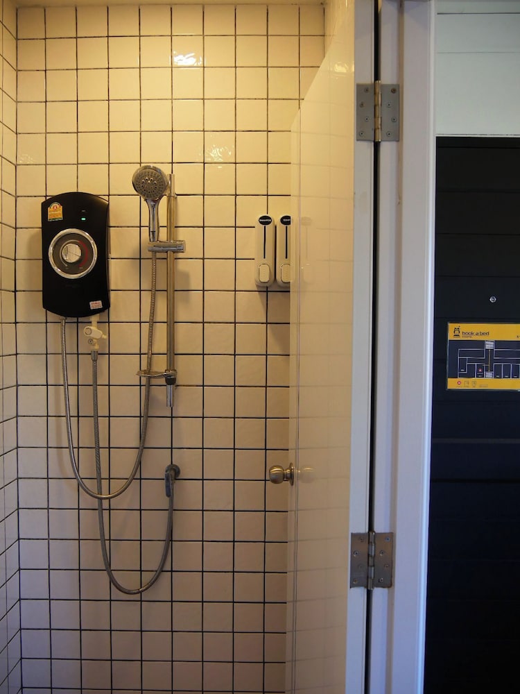 Book a Bed Poshtel - Hostel
