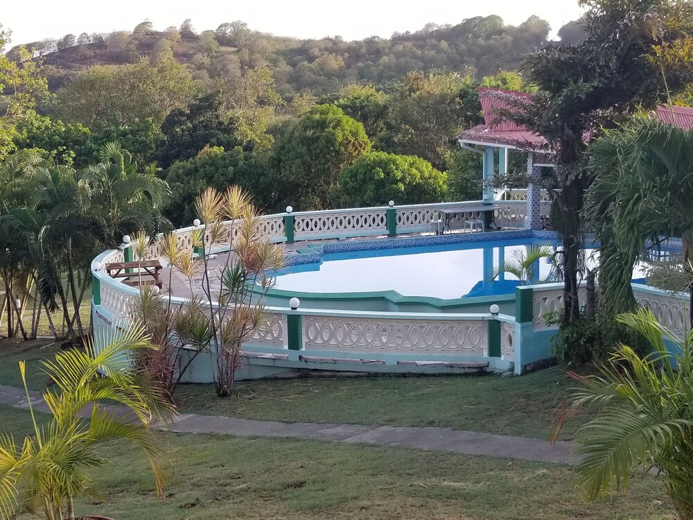 Savannes Bay Garden Inn