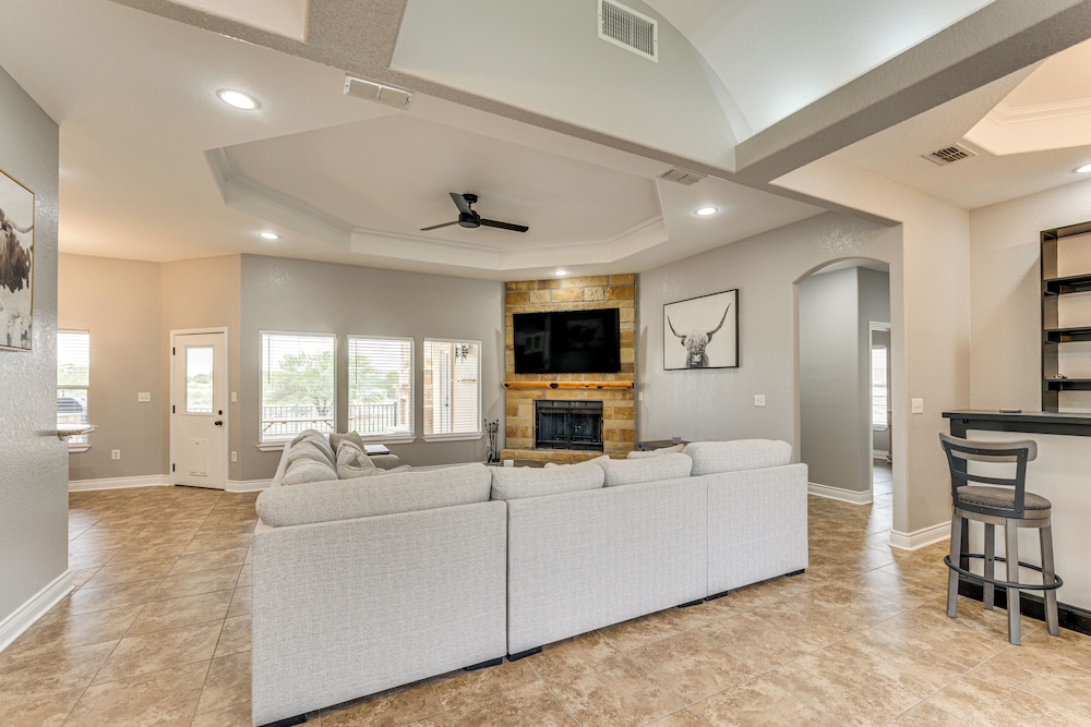 1 Mi From Lake: Pet-friendly Del Rio Gem