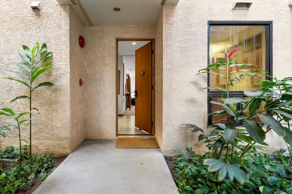 Ground Floor - Private Corner Unit - Vrkcv