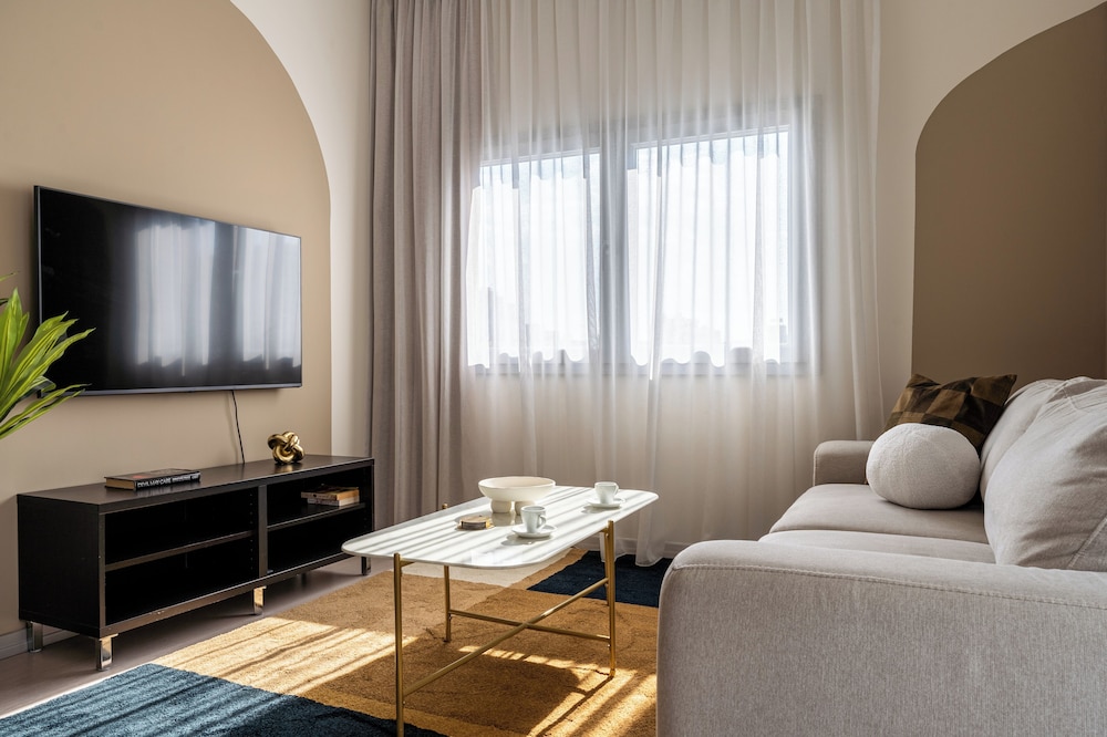 Local Host Living - Signature Apartments in Nicosia