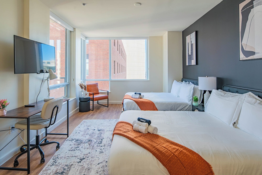 ROVE LIVING/KL - 44 Monroe