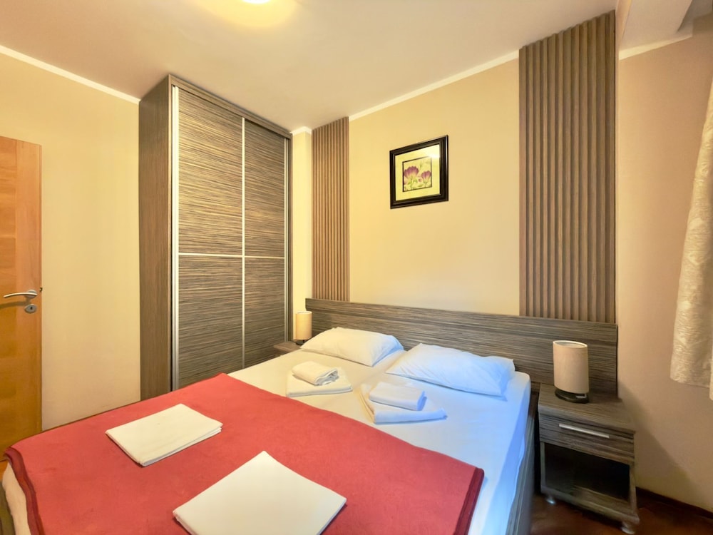 Beachfront Apartments Oaza 2