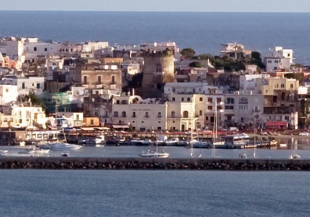 Hotel Villa Carolina - Image 1