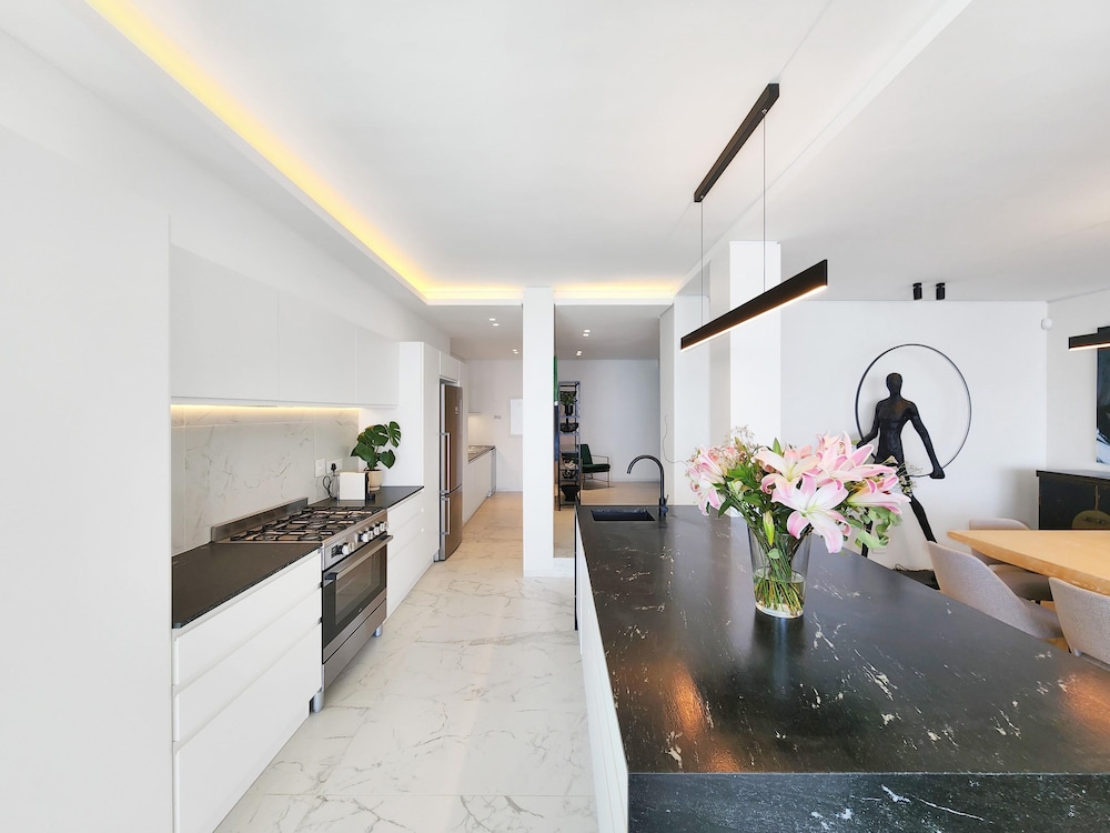 Ocean Villa - Ultra Luxury Villa in Bantry Bay