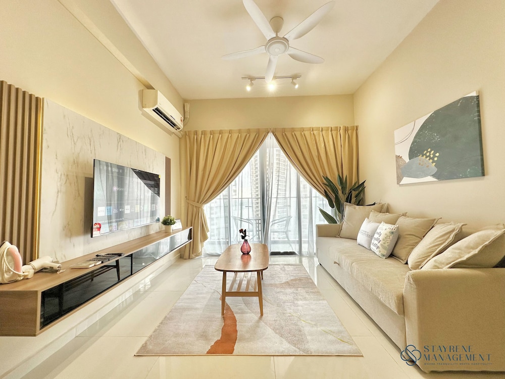Country Garden Danga Bay Sea View Homestay by Stayrene