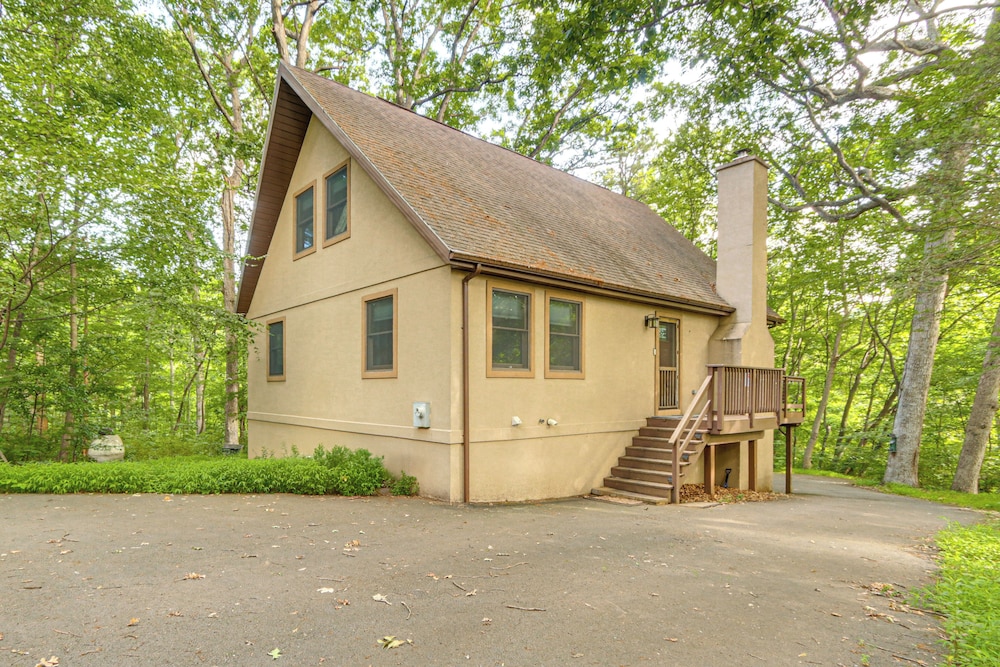 11 Mi to Gettysburg: Serene Home in Fairfield