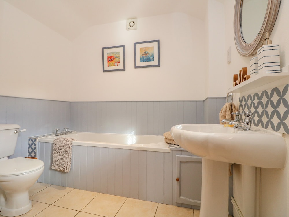 Pond Cottage