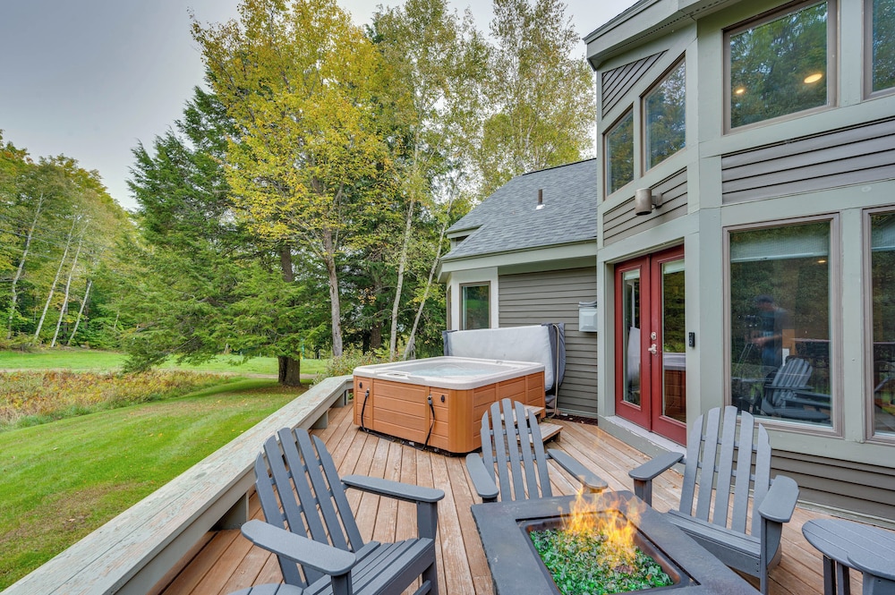 Ski-in Condo w/ Hot Tub on Burke Mtn Slopes!