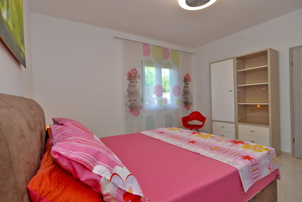 Apartment 925 view 5