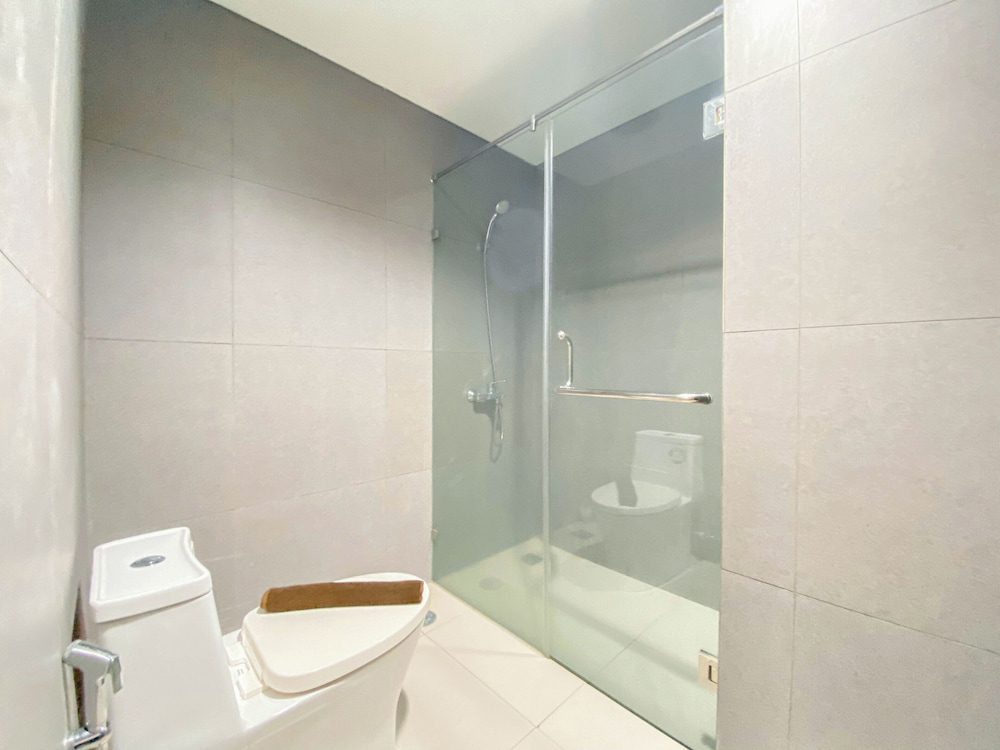 Pleasurable 1BR Apartment Patraland Amarta