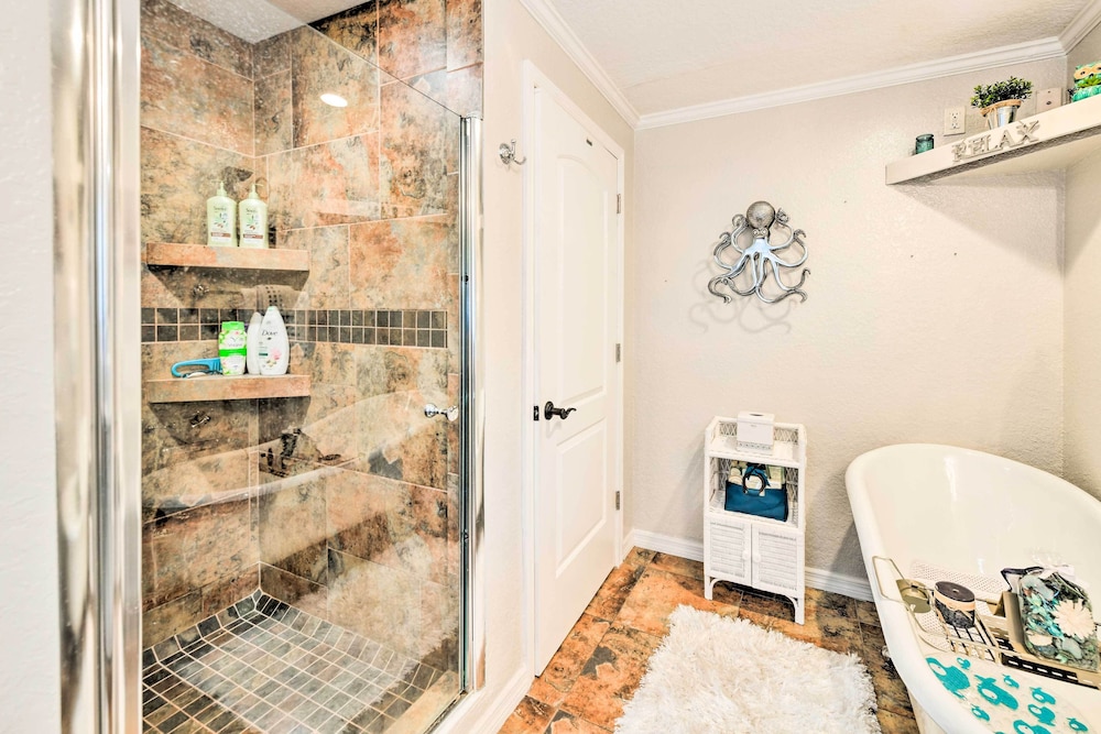 Sarasota Getaway w/ Private Pool & Backyard Oasis!