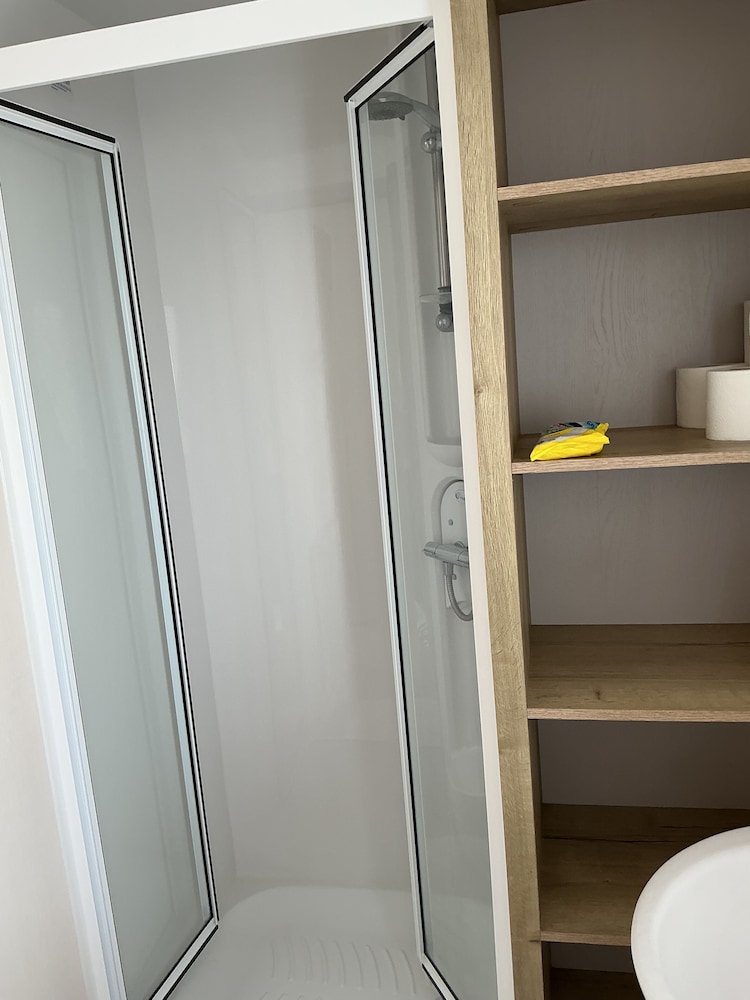 Familyfriendly-8berth-freeparkingspot-closetobeach