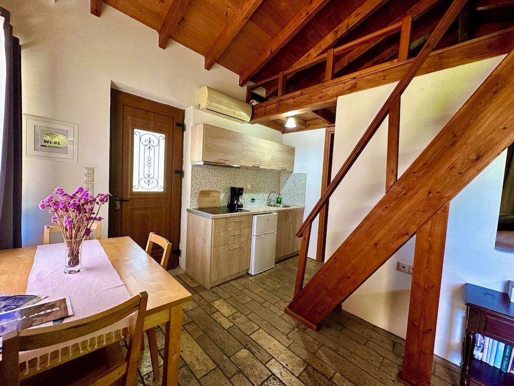Genari Beach Apartments Garden View Retreat