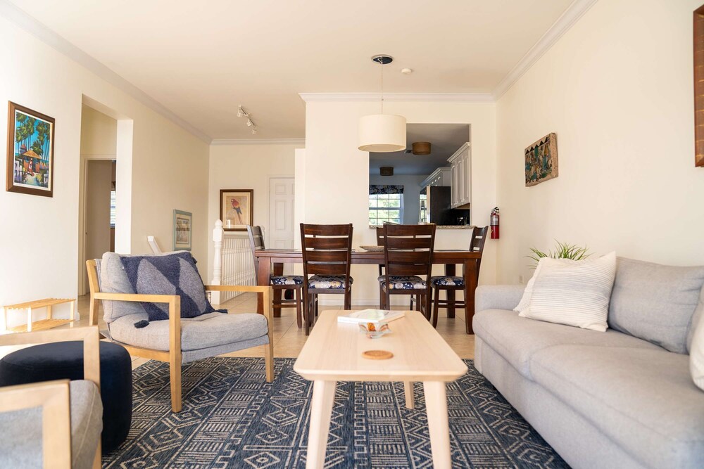 NEW Oceanfront Condo in George Town