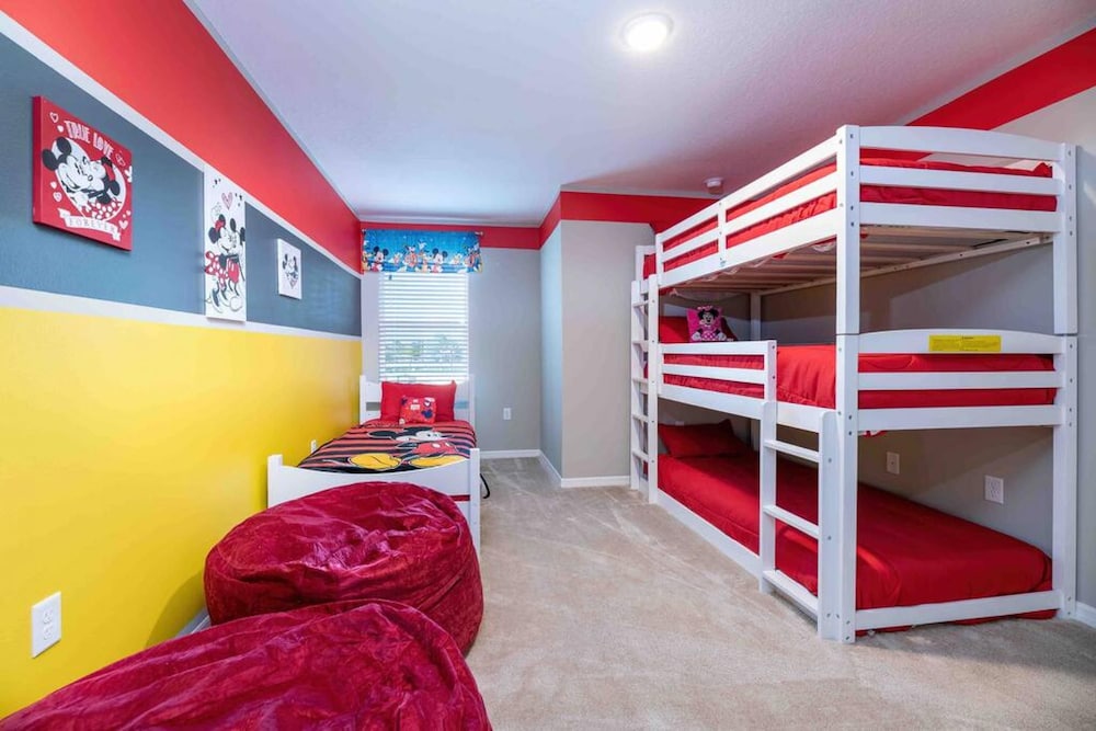 Designer Decorated-3 Bedroom Near Disney