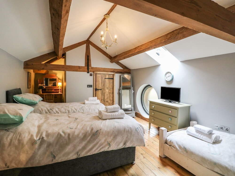 Matlock Vacations - The Carriage House - Property Image 3
