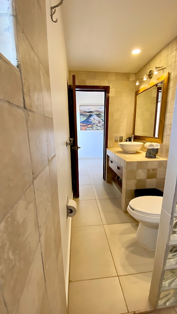 Stunning Ajijic Lake Chapala 2 Bdrm Retreat -bikes - Gym - Pickleball Court