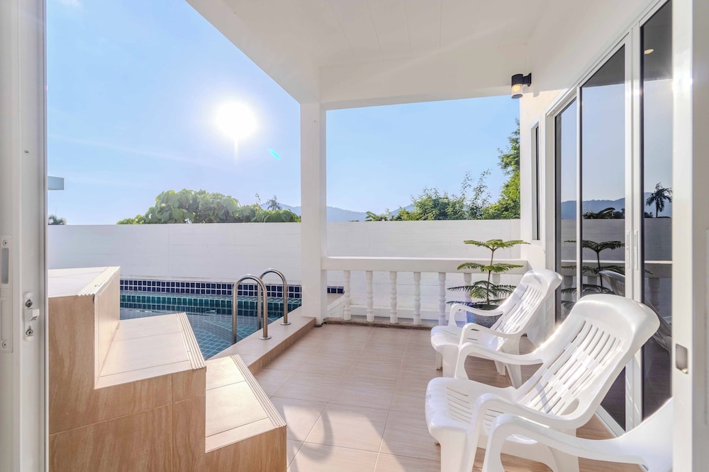 Prime Location Pool View BBQ V274
