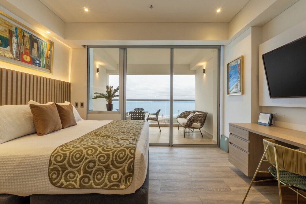 Cartagena Beach Resort 927