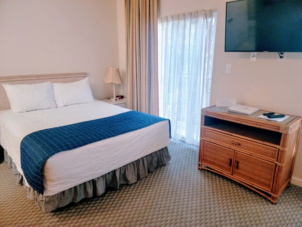 Beaufort Harbour Suites view 4