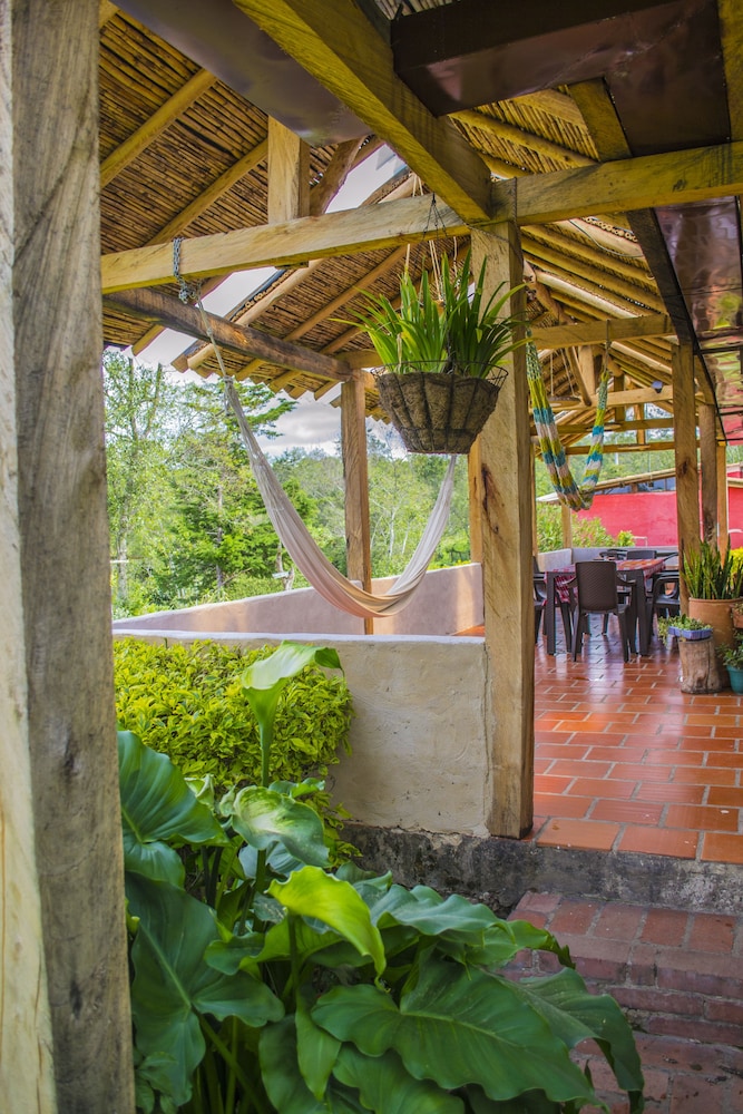 Monte Verde Cabañas & Camping