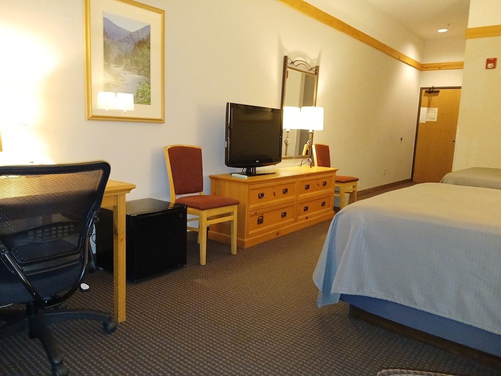 Salmon Rapids Lodge
