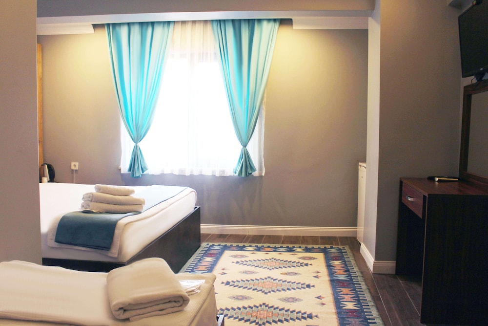 Big Life Otel - Image 20