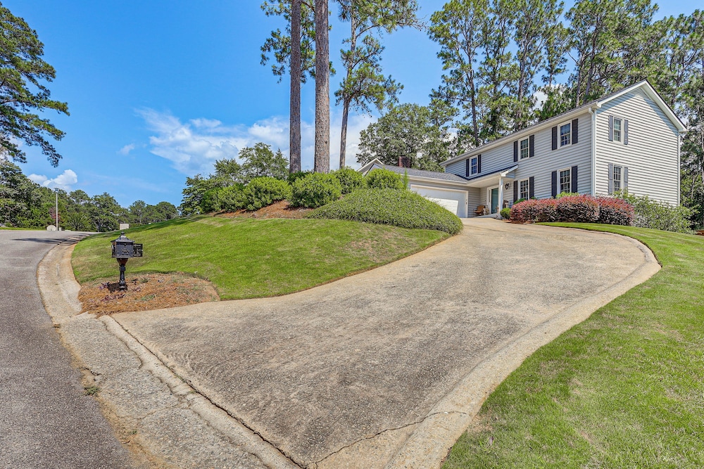 Pool & Tennis Court Access: Home in Warner Robins