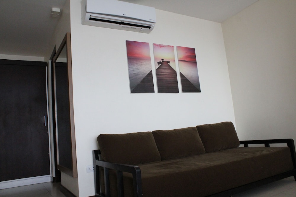 Ocean Suites Boutique Hotel