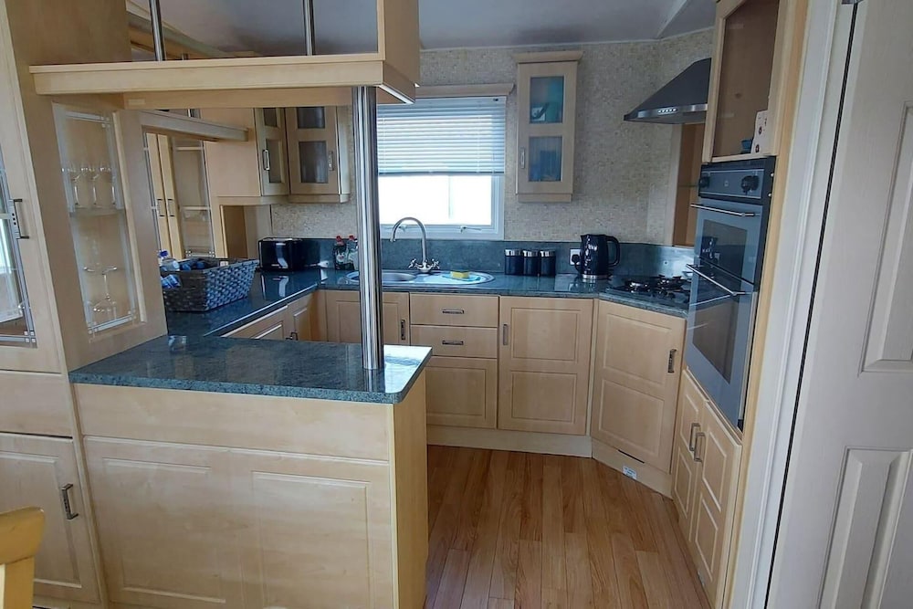 Delighful, Cosy Caravan With Sea View in Monreith view 2