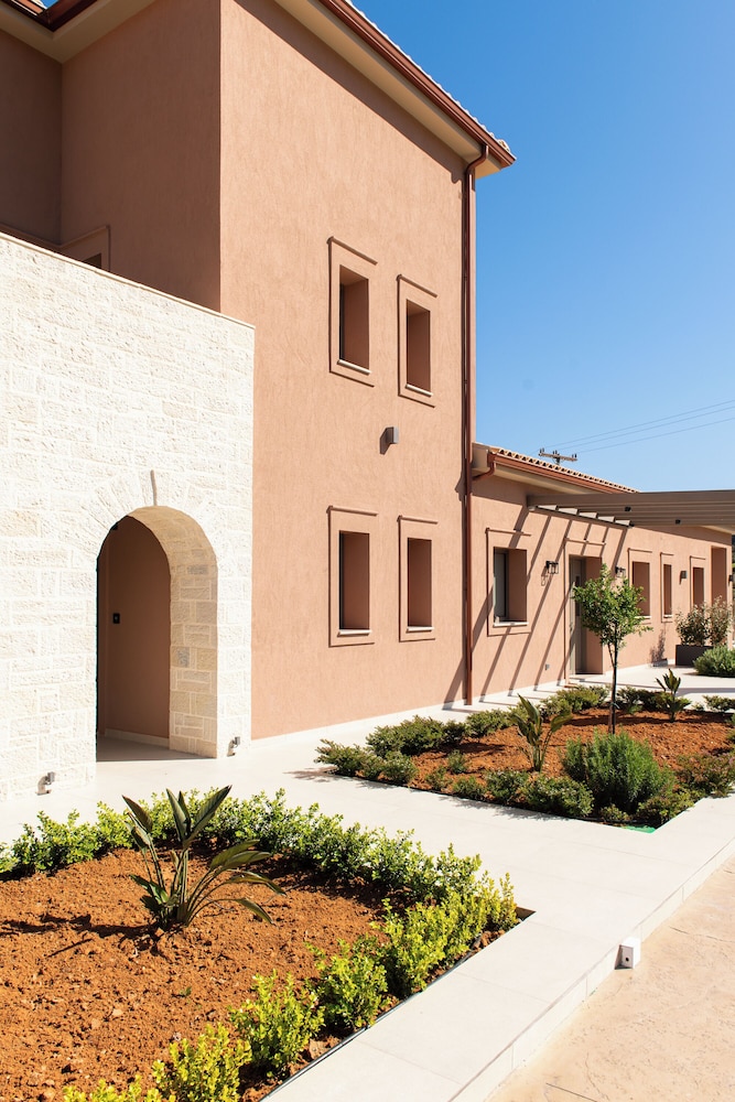 Reveli Suites
