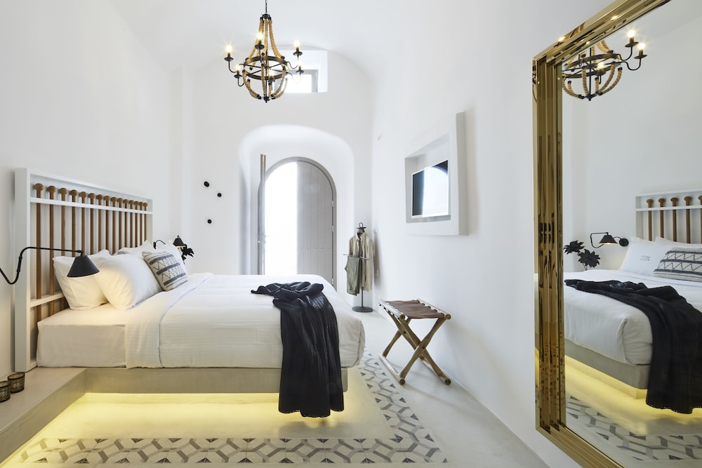White and Co. La Torre Suites