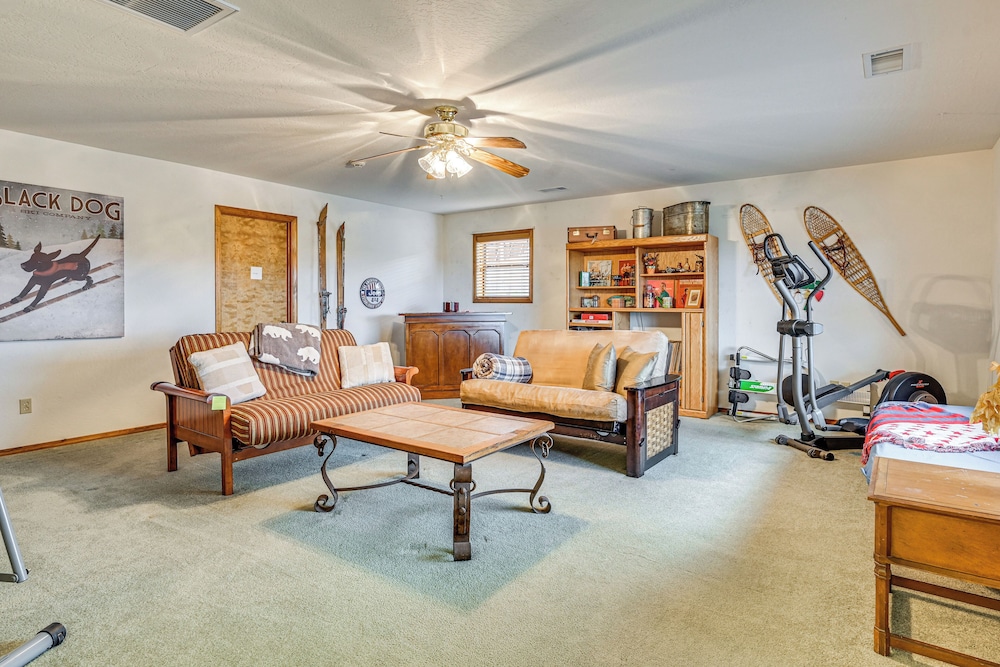 Mtn-view Family Home w/ Grill in Flagstaff!