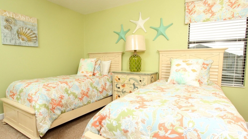 Championsgate Resort 7 Bedroom Home with Pool 7 Home