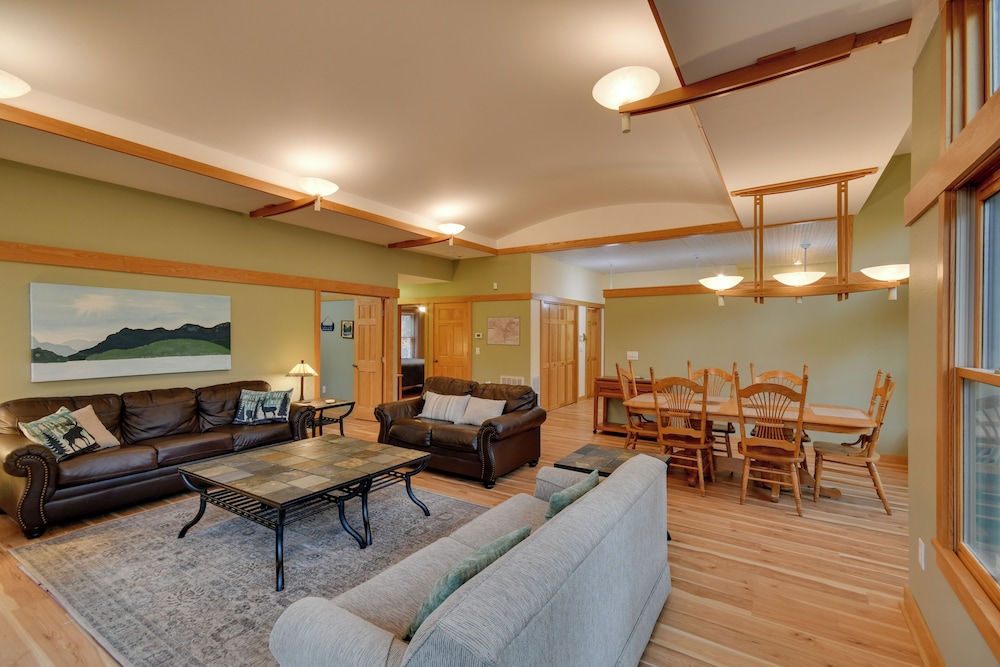 Home w/ Game Room & Rumbling Bald Resort Perks!